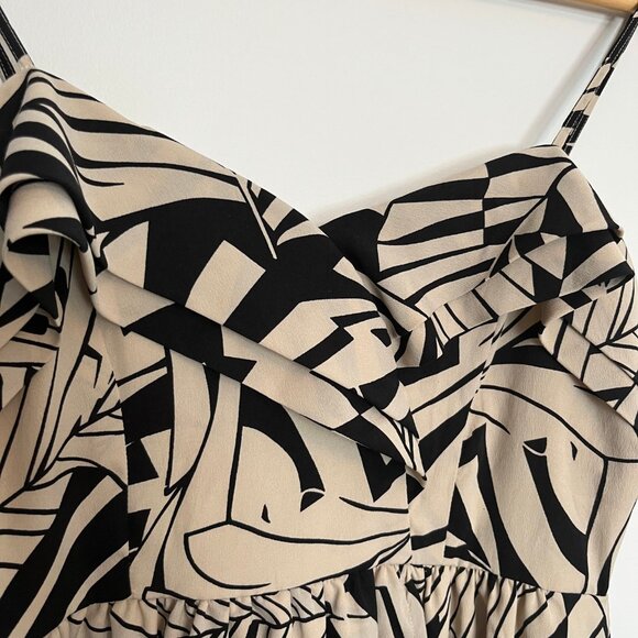 Billabong. Short Dress. Beige with Black Pattern. Size Medium. Womens. - Picture 4 of 11